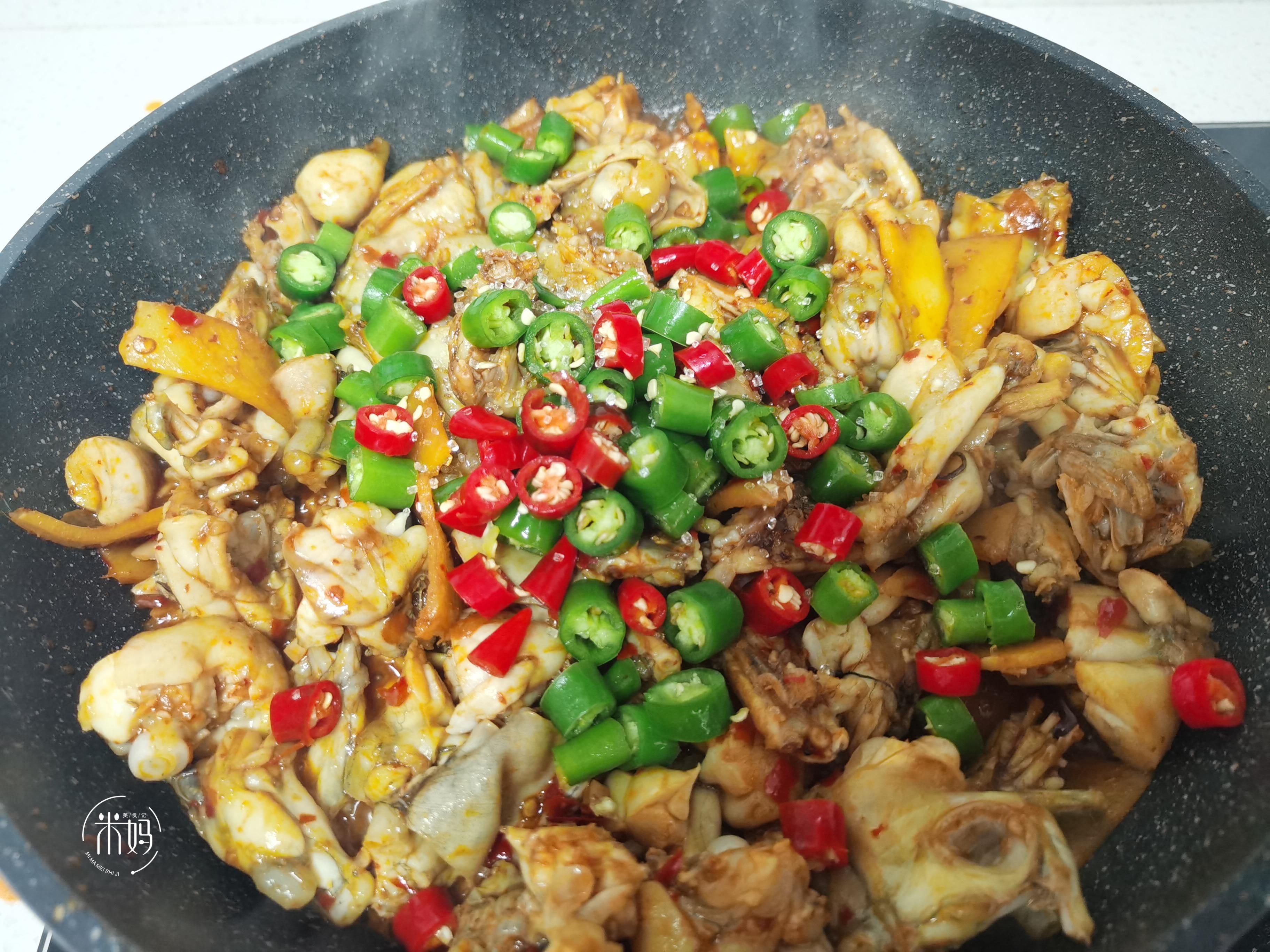牛蛙|天热，吃此菜比猪肉牛肉过瘾，香辣爽滑不长膘，下酒下饭都超赞