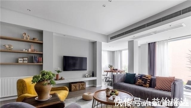 衣帽间|她家150㎡轻奢风，玄关就露着不俗的品味，客厅是她最钟爱的地方