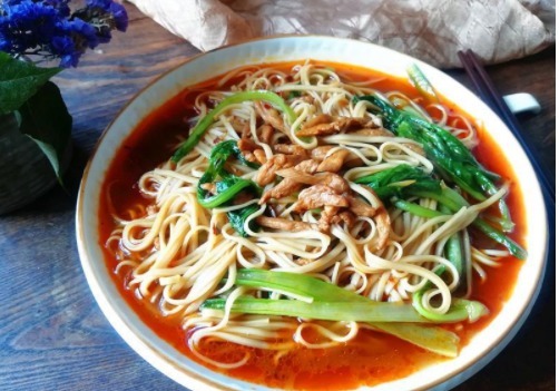 教你一道挂面的家常做法,看着有食欲,吃着香,特别简单