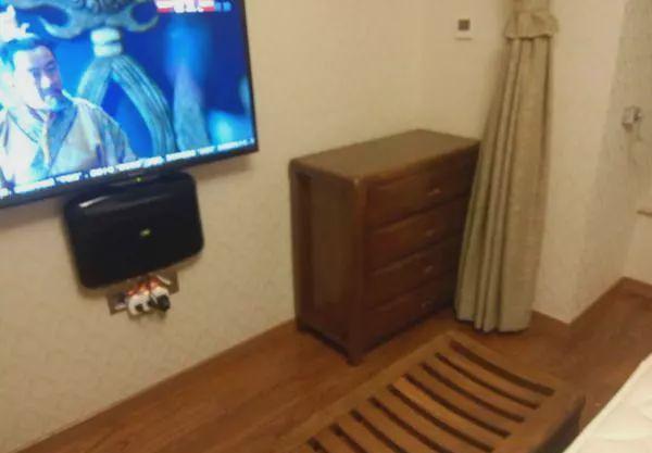 老气|新房交给婆婆装修,一看客厅,我气得大喊一声:土豪啊,心累