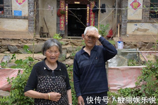 墨斗&名叫李根的82岁老木匠,一天精工制作两个小方凳,坐在家里就卖完