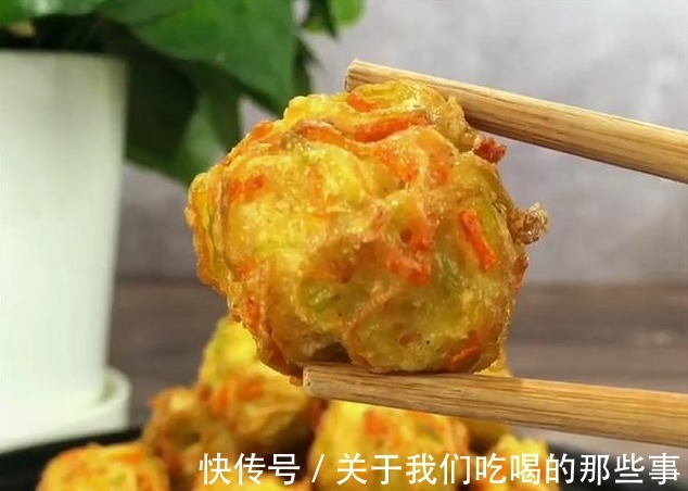炸萝卜丸子,加面粉淀粉都不对,教你饭店不外传的做法,外酥里鲜