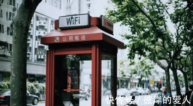 淘汰|电话亭在国内已经淘汰,为什么在发达国家还在使用?