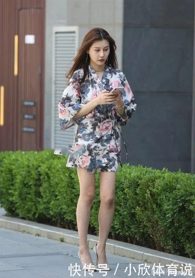 优雅复古风的水墨画连衣裙,气质独特,时髦又显甜美气息