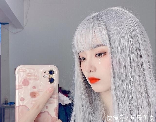 女星那些五颜六色的头发,唐珂伊回头率太高,崔文美秀闪瞎我的眼