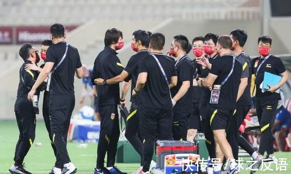 執(zhí)教|李鐵團(tuán)隊(duì)表態(tài)了，4個(gè)字問心無(wú)愧！遭嚴(yán)重質(zhì)疑：不用歸化不提醒？