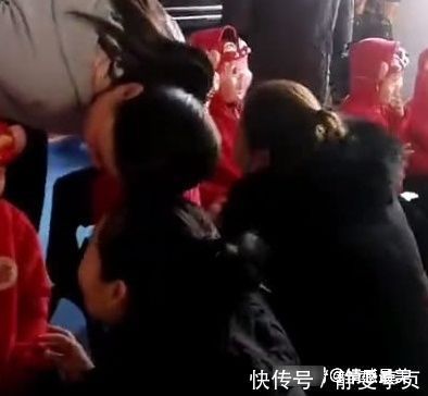 爸爸|宝妈到幼儿园接宝宝,看到画面蒙圈了,爸爸:还好俺没去