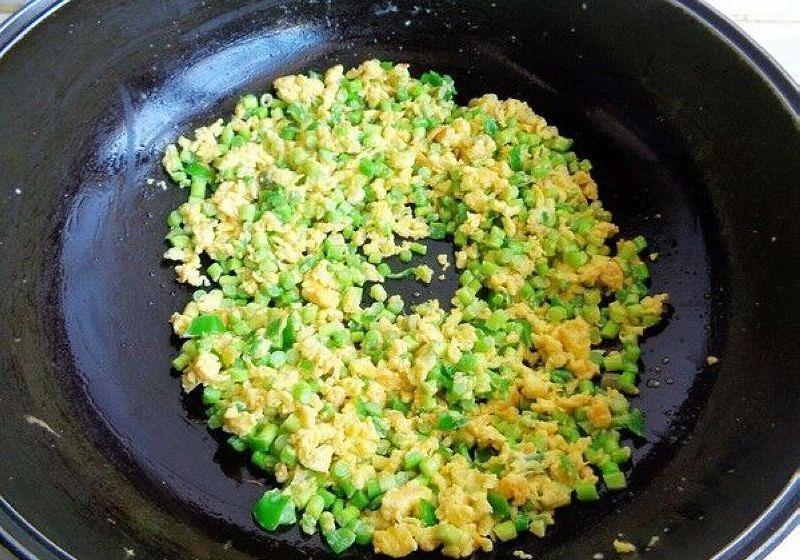 我家下雨天早餐，四种搭配，玉米粥配油馍，好吃又暖和