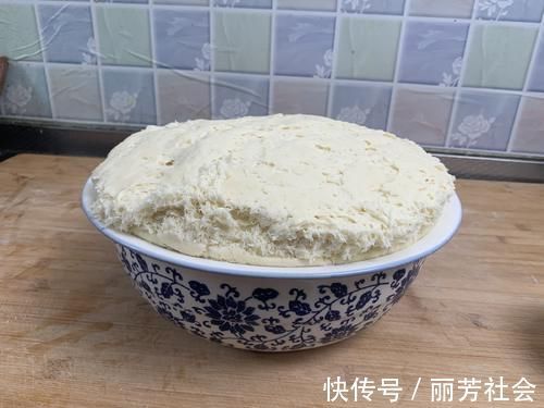 美食优选：冬天发面时别只会放酵母，记住3个诀窍，馒头又软又好吃