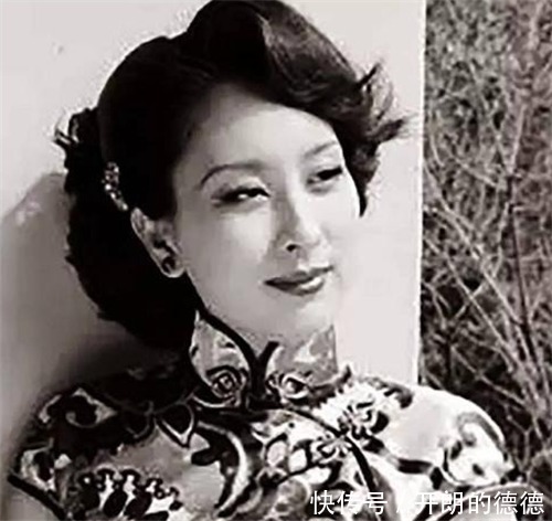 结婚半年挺着大肚和丈夫离婚,净身出户去打拼,成家喻户晓的名人