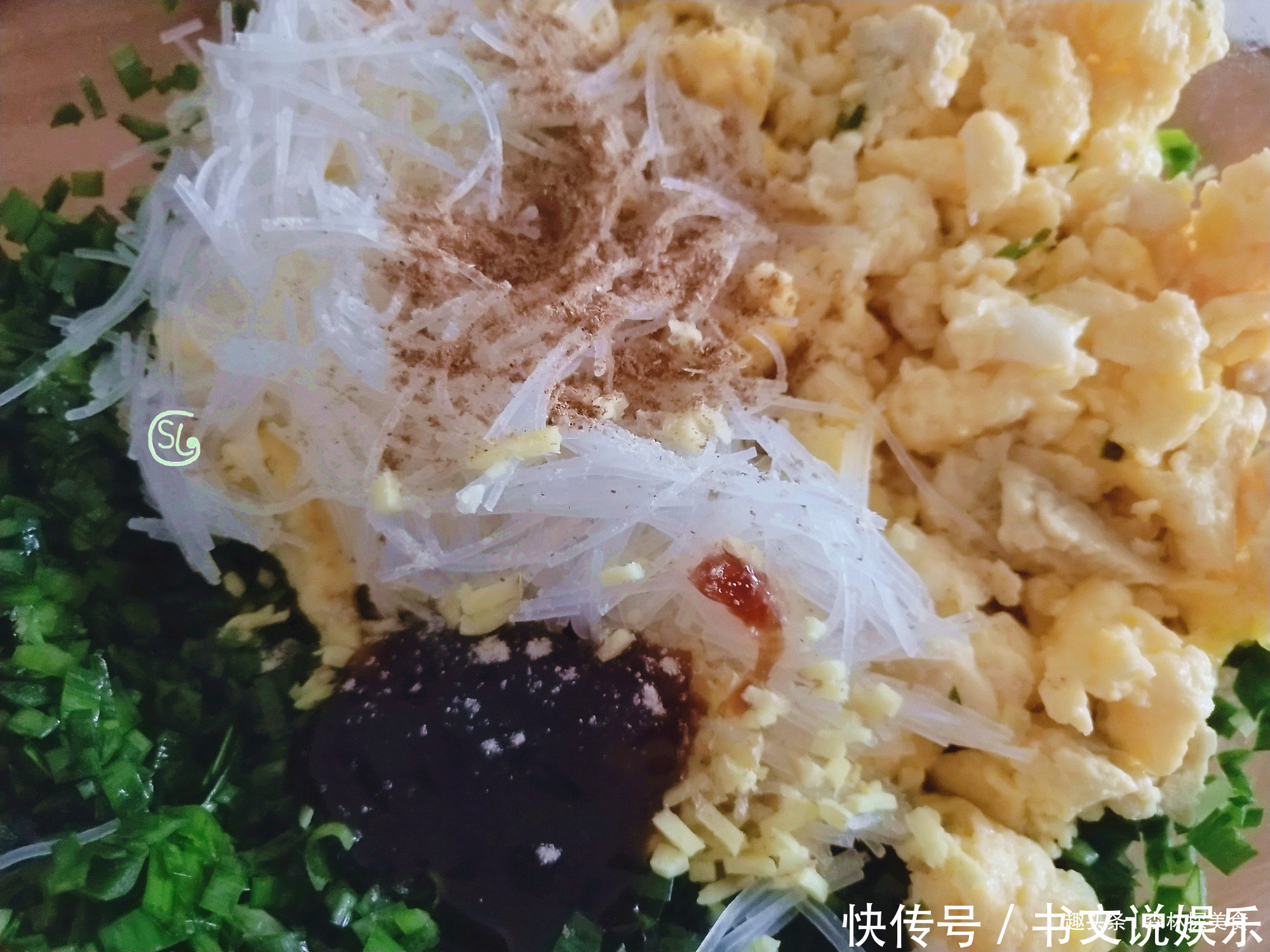 做韭菜盒子，记住两点，饼皮柔软不破皮，馅料不出水，放凉也不硬