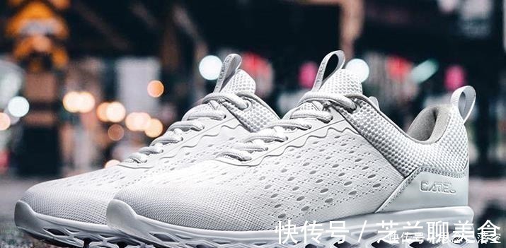 缓震 在中国烂大街的国产跑鞋,出口换个“马甲”成了奢侈品,网友真骄傲!