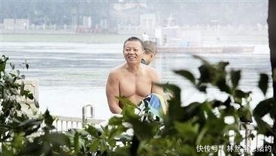 看了赵小锐的肌肉, 就会知道他演的李逵有多霸气