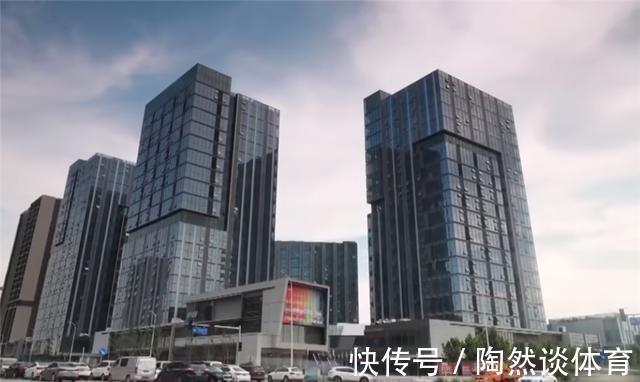 户型|北漂夫妻买下24㎡婚房,柱子4米宽,窗台就占户型面积一半?