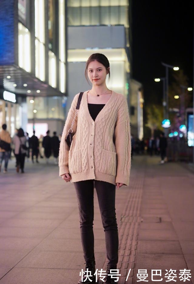  白鞋|小白鞋失宠了，今年冬天流行这双鞋子，显高不累脚，很适合小个子