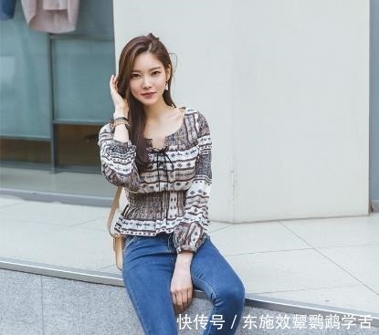 牛仔裤搭配雪纺衫,尽显小清新的视觉冲击,让你的美绽放新的色彩!