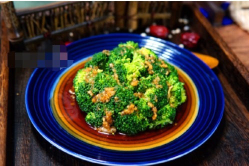  西兰花好吃又好看的做法，这1个步骤不能少，上桌就抢着吃！