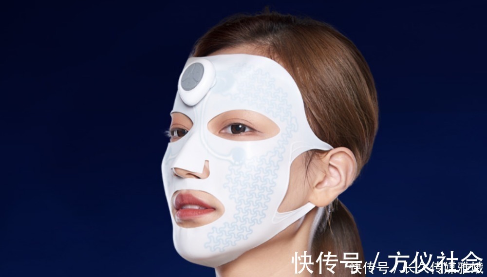 提取 她给粉丝推荐几十块钱的平价产品,浴室里用的却是万元面霜?