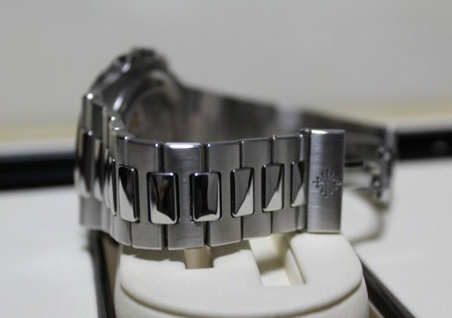 劳力士看腻了换个口味，看中钢表之王百达翡丽鹦鹉螺