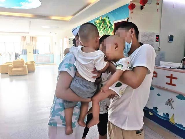 变故|幸福家庭遭变故，孩子患上脑发育不良，医生朱院长为孩子迎来生机