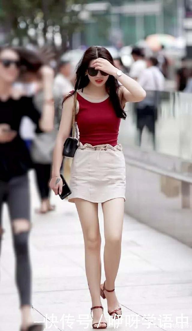 靓丽的美女,熙熙攘攘都是为了美丽而来