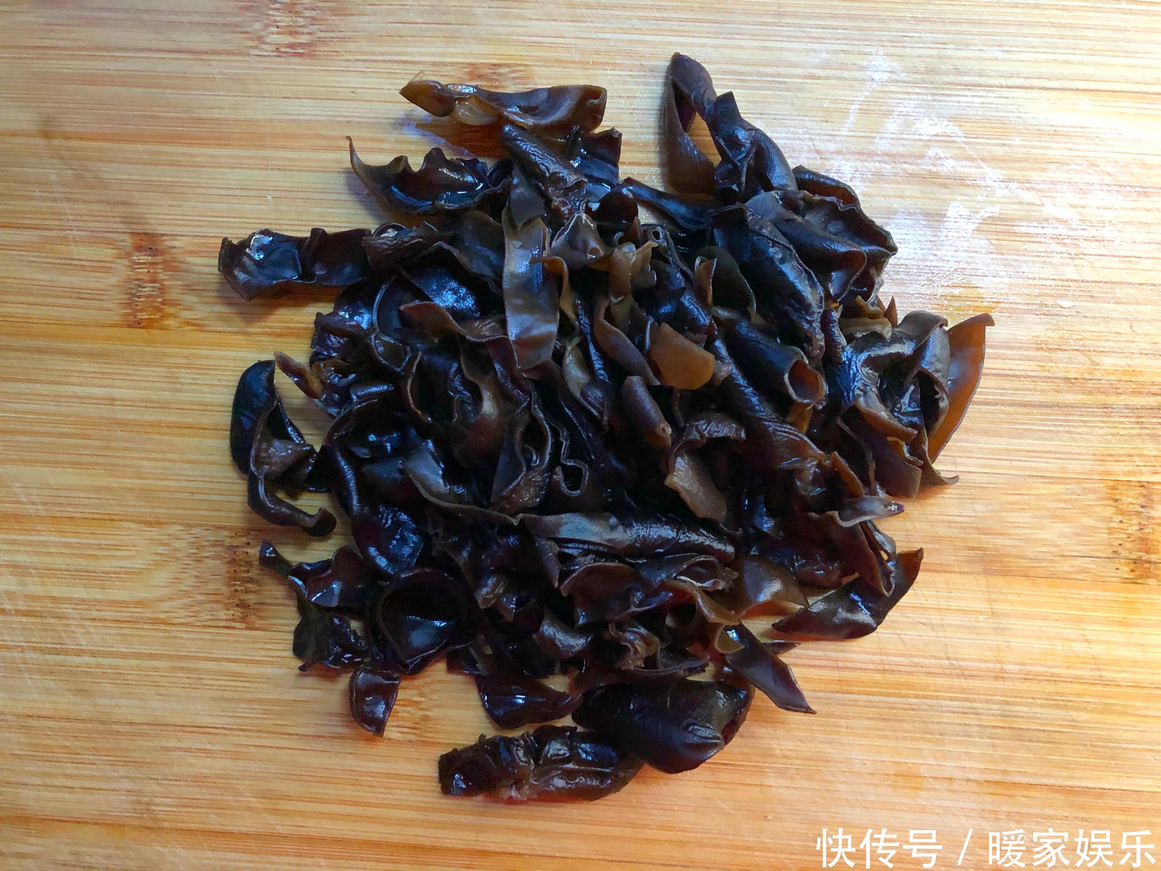 它和黑木耳天生是一对,简单炒一炒,清肠去脂又美味,别错过