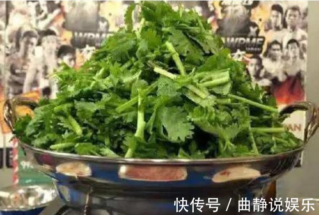 最豪华版方便面，你喜欢哪种，人参、鲍鱼都比不过最后这款泡面！