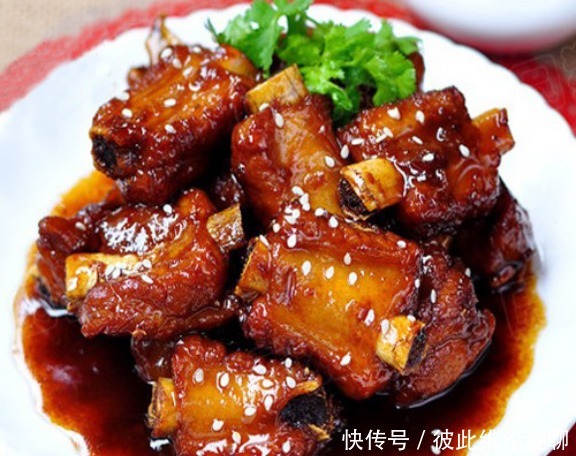 美食推荐：开胃蕨根粉、糖醋小排、手撕杏鲍菇、隔水蒸鸡的做法