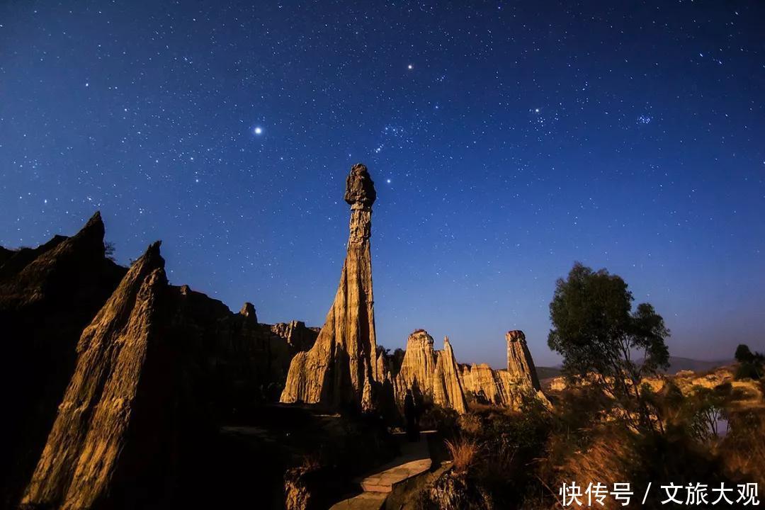 简直|组图！云南楚雄元谋土林的星空、银河，简直绝了