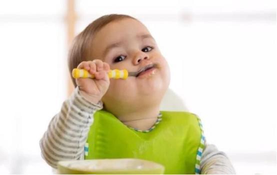 辅食|满6个月的宝宝为何容易感冒两个原因四种缓解方法,爸妈早了解