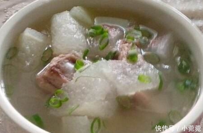 婆家|嫁到婆家第一天,中午做了四个菜,结果婆婆到处显摆!