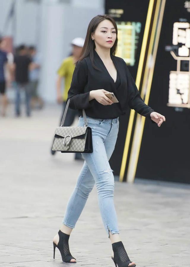 气质|牛仔八分裤时尚显腿长, 气质女生都爱穿, 轻松秀出了个性造型