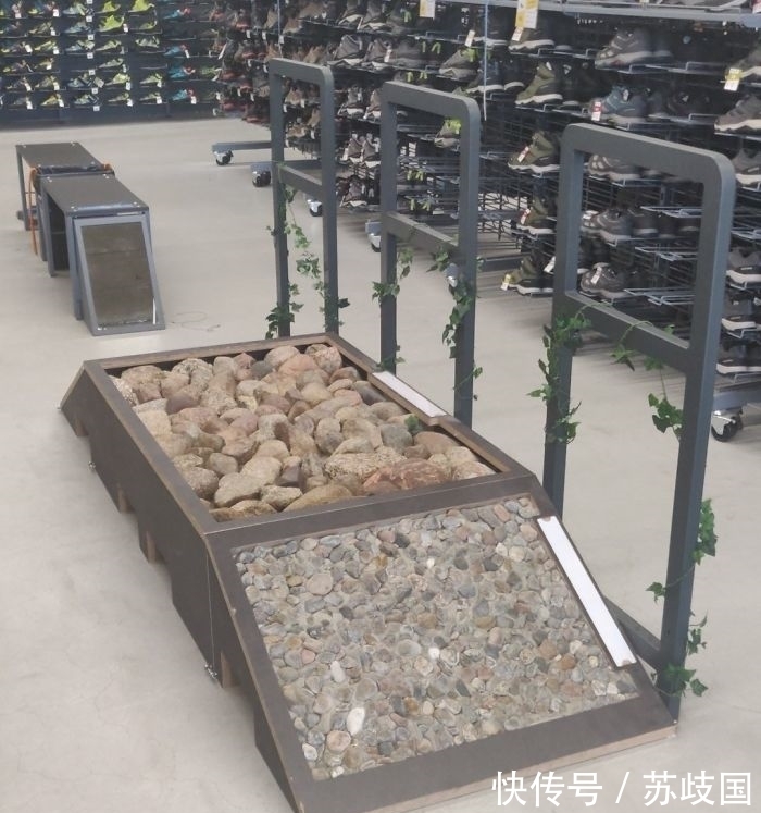 我们的生活|50个人性的国外设计,日本卫生间设计得太贴心,再也不怕丢东西