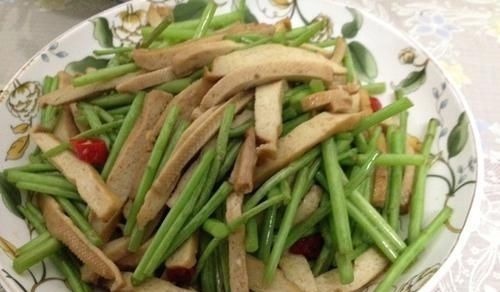 八卦洲|钙含量达牛奶7倍,过去拿去喂猪,如今成稀罕野菜,煎鸡蛋最美味