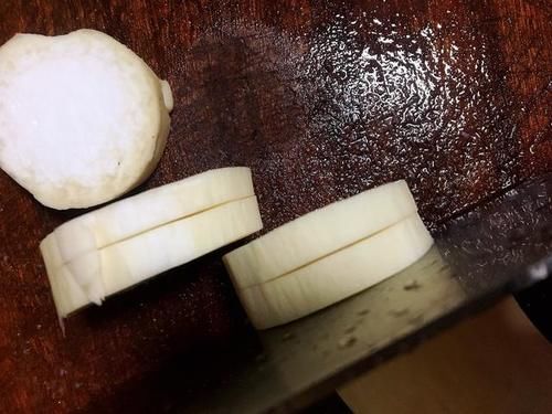  肉末|杏鲍菇换一种新吃法，加入肉泥，蒸一蒸就出锅，味道太鲜美了