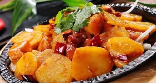  美食严选：鱼香肉丝，土豆片烤辣五花，糖醋排骨，双浇头金针菇的做法