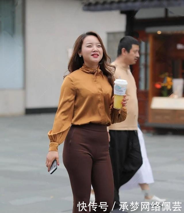 “膀大腰圆”如何穿搭?在细节上要格外讲究,一不小心前功尽弃!