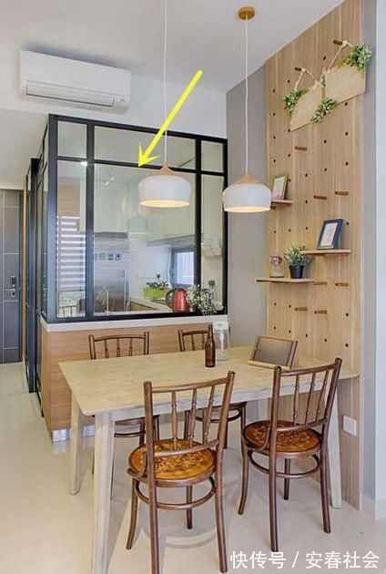 实心|都是装厨房，国外偏偏弄半个玻璃房，一半玻璃一半实心墙，靠谱不