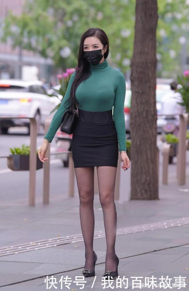 今秋火了一种新穿法,“上暖下凉”运用得炉火纯青,时髦又优雅!