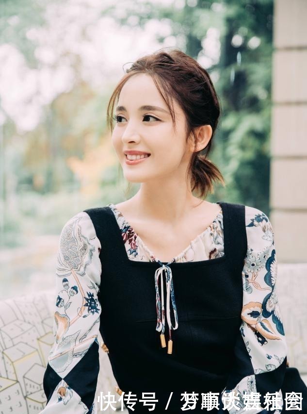 女人扎马尾时,尽量少犯这3个“错误”,看着老气还会加快掉发