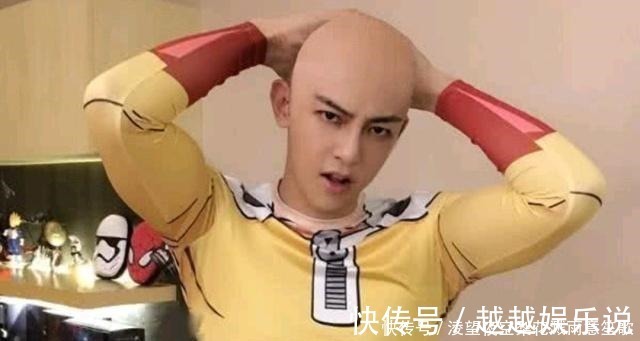 琦玉老师|明星的cosplay,最后一张相信大家都应该看过。