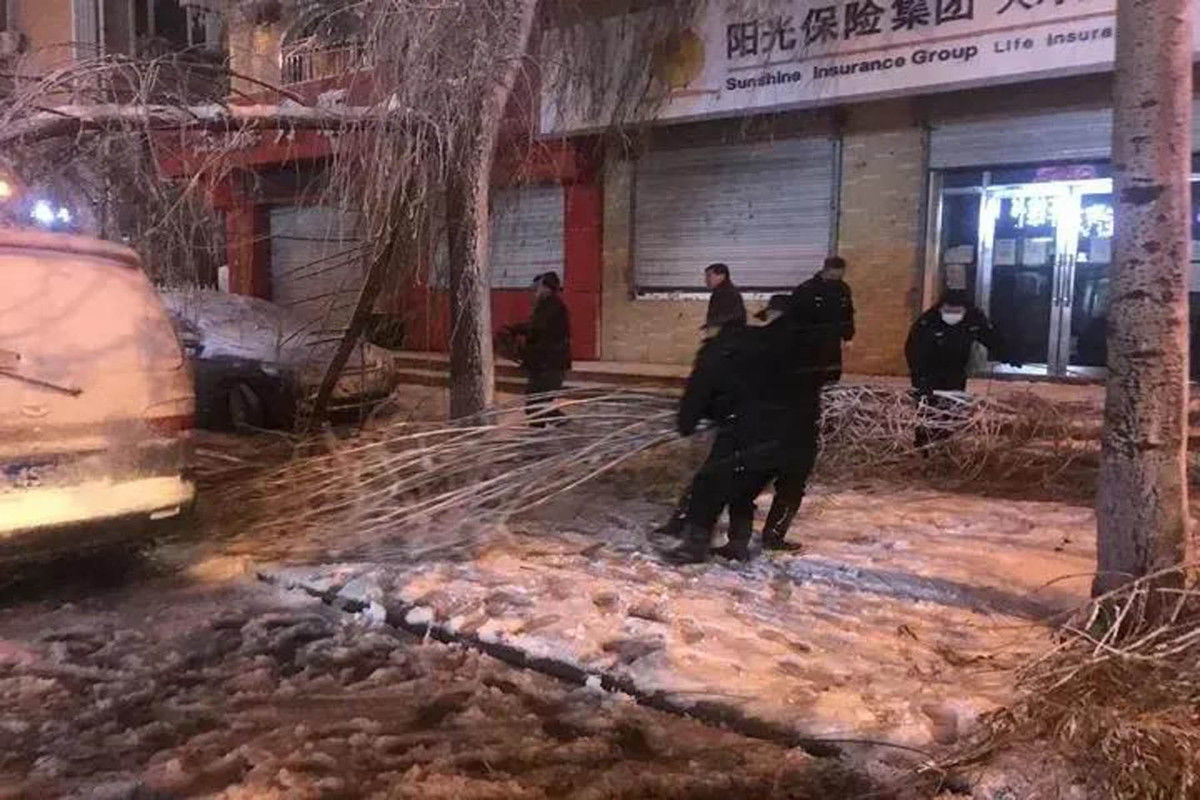 路面|一城风雪，一心守护