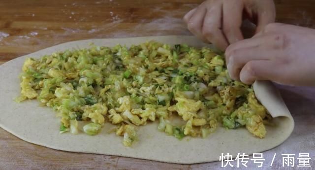 做法|包菜最近火了，吃了30年，这做法第一次见，比吃肉还过瘾