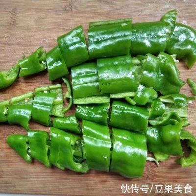 色拉油|就让这道好吃不上火的素炒青椒，温暖你这个冬天吧