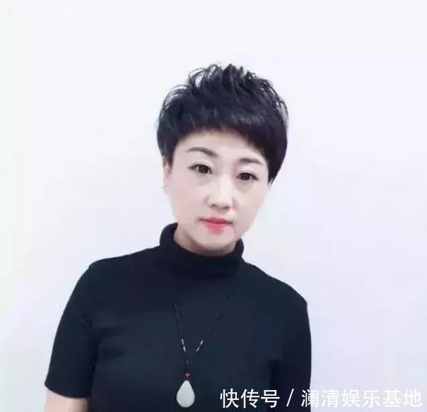 发质|奔四奔五的女人,推荐剪掉长发梳短发,原因有5点,重点不是好看