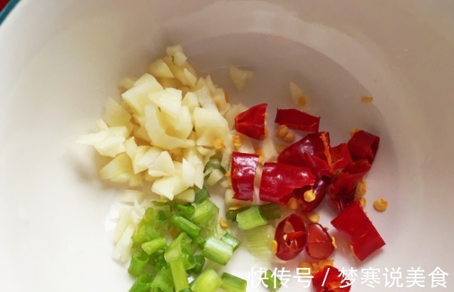 膳食纤维|这菜很便宜,一颗能炒几次,低脂低热,含叶酸多,常吃再胖也能瘦!