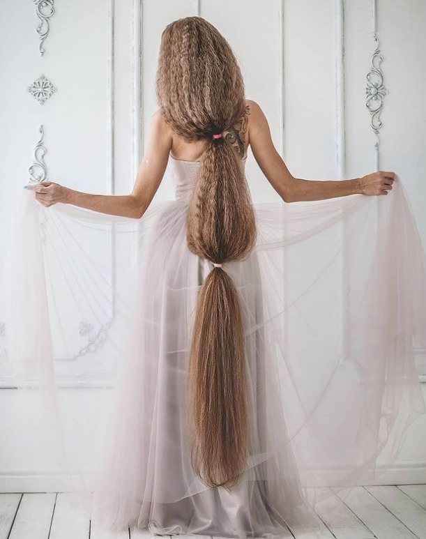 长发公主|现实版长发公主：17年没剪过头发，头发长达1.72米