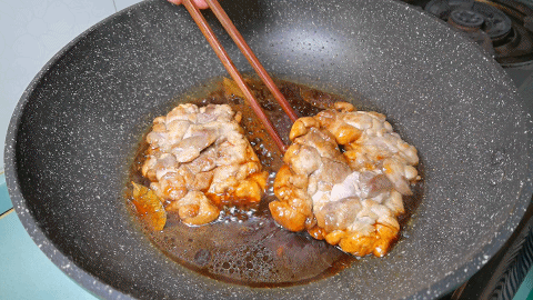 孩子想吃鸡腿饭？教您懒人做法，简单几步就搞定，好吃解馋