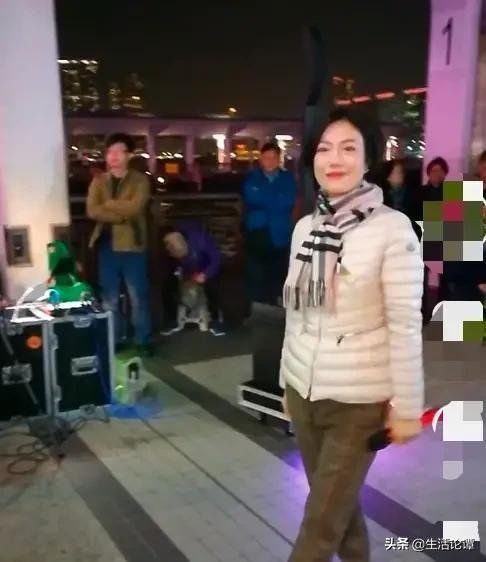 龙婷的自由生活同样幸福