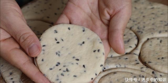 老公最馋这肉饼，外酥里软香而不腻，多吃也不怕胖，出锅连吃7个